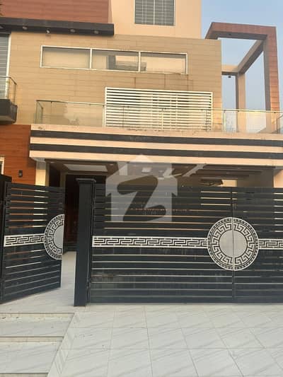 بحریہ ٹاؤن - اوورسیزبی بحریہ ٹاؤن اوورسیز انکلیو,بحریہ ٹاؤن,لاہور میں 2 کمروں کا 10 مرلہ زیریں پورشن 80.0 ہزار میں کرایہ پر دستیاب ہے۔