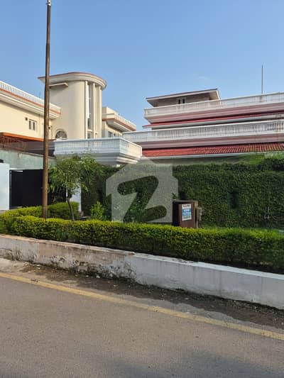 Houses for sale in F-10/1 Islamabad