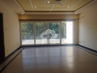 F-6/3, 6 Bedrooms House.