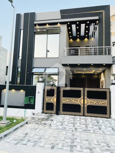 Bahria Nasheman 5 Marla Brand New Luxury house available for sale Very Affordable price