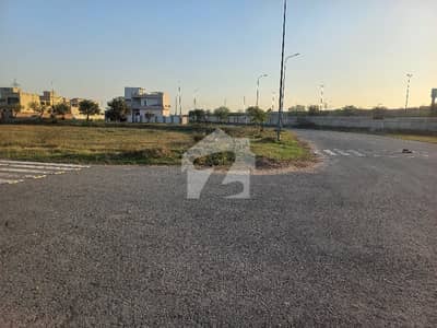 ڈی ایچ اے فیز 7 - بلاک ایس ڈی ایچ اے فیز 7,ڈی ایچ اے ڈیفینس,لاہور میں 1 کنال رہائشی پلاٹ 4.85 کروڑ میں برائے فروخت۔ ڈی ایچ اے فیز 7 - بلاک ایس ڈی ایچ اے فیز 7,ڈی ایچ اے ڈیفینس,لاہور میں 1 کنال رہائشی پلاٹ 4.85 کروڑ میں برائے فروخت۔