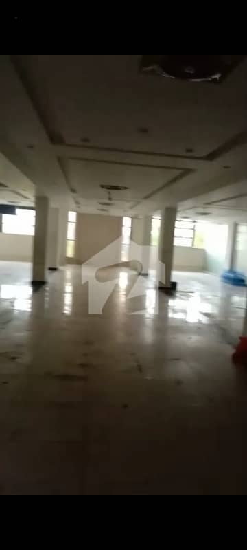 بلیو ایریا اسلام آباد میں 18 مرلہ Studio دفتر 7.0 لاکھ میں کرایہ پر دستیاب ہے۔