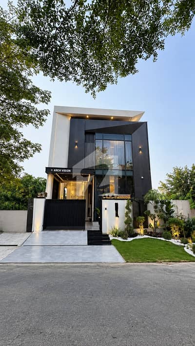Fully Furnished Ultra Modern 5 Marla House For Sale In DHA 9 Town At A Prime Location