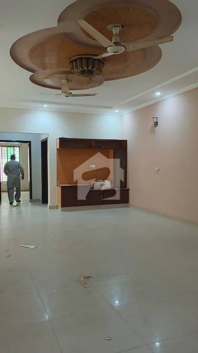 12 MARLA RENOVATED HOUSE COMMERCIAL OFFICE USE FOR RENT IN JOHAR TOWN LAHORE