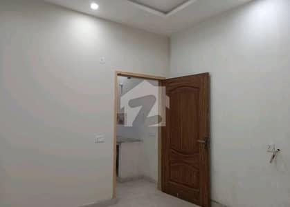 سپر ٹاون لاہور میں 1 کمرے کا 1 مرلہ کمرہ 65.0 ہزار میں کرایہ پر دستیاب ہے۔