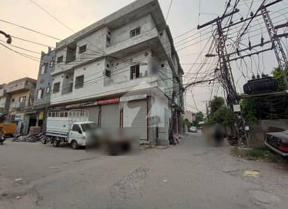 سپر ٹاون لاہور میں 1 کمرے کا 1 مرلہ کمرہ 65.0 ہزار میں کرایہ پر دستیاب ہے۔