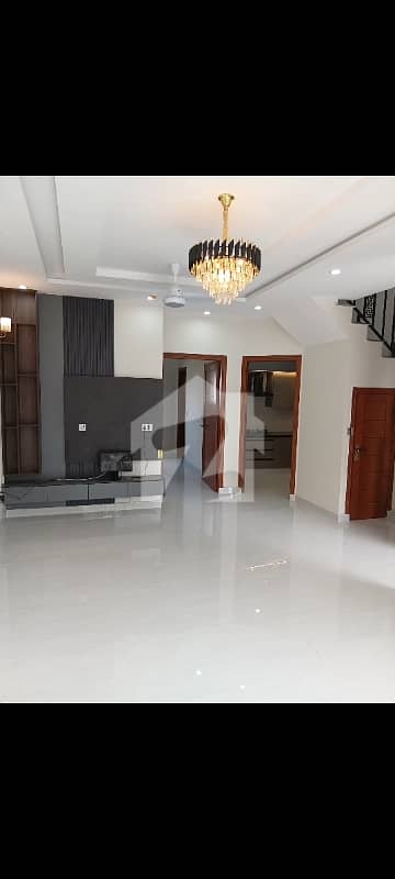5 Marla Brand New House In Valencia Town