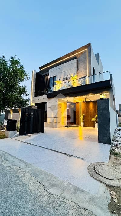 10 MARLA BRAND NEW HOUSE WITH LUXURY FEELING AND DESIRABLE PRICE VALUE AVAILABLE FOR SALE IN CLOSE TO FAZAIA PHASE 1