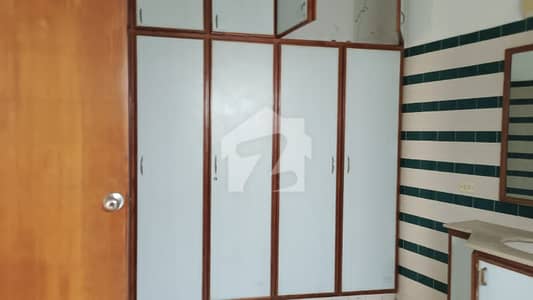 ڈی ایچ اے فیز 3 ڈی ایچ اے ڈیفینس,لاہور میں 2 کمروں کا 1 کنال بالائی پورشن 1.1 لاکھ میں کرایہ پر دستیاب ہے۔