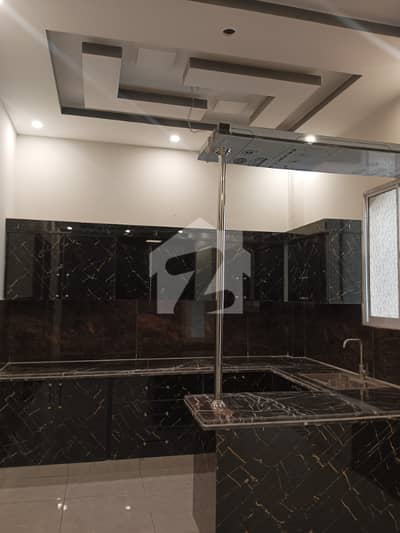 سعدی ٹاؤن سکیم 33,کراچی میں 5 مرلہ Studio مکان 2.5 کروڑ میں برائے فروخت۔
