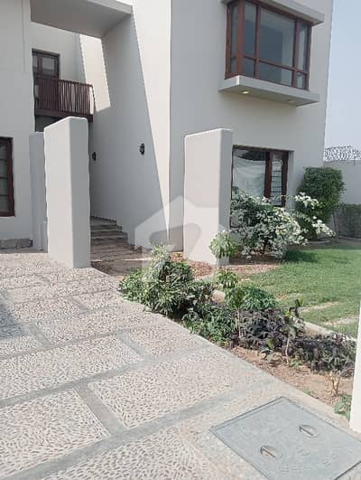 FOR SALE: 666 SQ YARDS OWNER-BUILT LUXURY BUNGALOW DHA PHASE 8, KARACHI