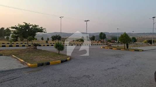 ڈی ایچ اے ویلی - بلیوبیل سیکٹر ڈی ایچ اے ویلی,ڈی ایچ اے ڈیفینس,اسلام آباد میں 8 مرلہ رہائشی پلاٹ 75.0 لاکھ میں برائے فروخت۔ ڈی ایچ اے ویلی - بلیوبیل سیکٹر ڈی ایچ اے ویلی,ڈی ایچ اے ڈیفینس,اسلام آباد میں 8 مرلہ رہائشی پلاٹ 75.0 لاکھ میں برائے فروخت۔