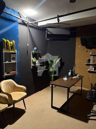 جوہر ٹاؤن لاہور میں 4 مرلہ Studio دفتر 60.0 ہزار میں کرایہ پر دستیاب ہے۔