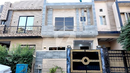 الکبیر ٹاؤن - فیز 2 الکبیر ٹاؤن,رائیونڈ روڈ,لاہور میں 4 کمروں کا 3 مرلہ مکان 1.5 کروڑ میں برائے فروخت۔ الکبیر ٹاؤن - فیز 2 الکبیر ٹاؤن,رائیونڈ روڈ,لاہور میں 4 کمروں کا 3 مرلہ مکان 1.5 کروڑ میں برائے فروخت۔