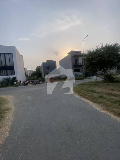 ڈی ایچ اے 9 ٹاؤن ۔ بلاک ڈی ڈی ایچ اے 9 ٹاؤن,ڈیفنس (ڈی ایچ اے),لاہور میں 5 مرلہ رہائشی پلاٹ 1.38 کروڑ میں برائے فروخت۔ ڈی ایچ اے 9 ٹاؤن ۔ بلاک ڈی ڈی ایچ اے 9 ٹاؤن,ڈیفنس (ڈی ایچ اے),لاہور میں 5 مرلہ رہائشی پلاٹ 1.38 کروڑ میں برائے فروخت۔