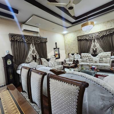 LIKE NEW 300 YARD INDEPENDENT HOUSE ON KH RIZWAN LIKE NEW 300 YARD INDEPENDENT HOUSE ON KH RIZWAN