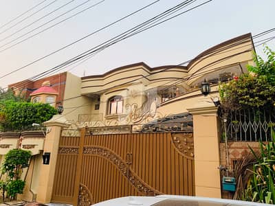 پیپلز کالونی نمبر 2 فیصل آباد میں 6 کمروں کا 18 مرلہ مکان 6.95 کروڑ میں برائے فروخت۔