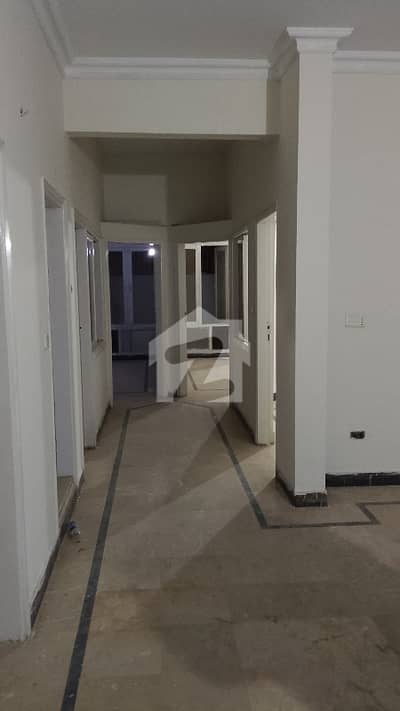 180 SQRYARD FIRST FLOOR 3BDD MARBLE FLOORING BLOCK 6 GULSHAN IQBAL