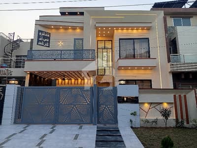 گارڈن ٹاؤن فیز 2 - بلاک ای گارڈن ٹاؤن فیز 2,گارڈن ٹاؤن,گوجرانوالہ میں 5 کمروں کا 10 مرلہ مکان 4.6 کروڑ میں برائے فروخت۔