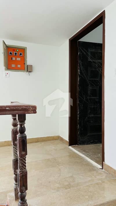 2nd FLOOR PORTION AVAILABLE FOR RENT