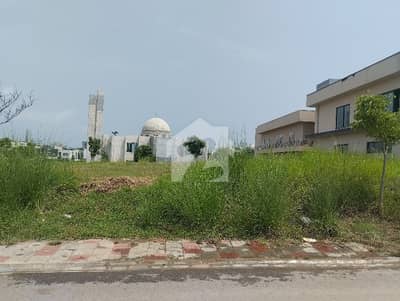 ڈی ایچ اے فیز 5 - سیکٹر سی ڈی ایچ اے ڈیفینس فیز 5,ڈی ایچ اے ڈیفینس,اسلام آباد میں 1 کنال رہائشی پلاٹ 4.1 کروڑ میں برائے فروخت۔