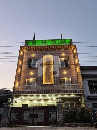 HOUSE FOR RENT L BLOCK, JOHAR TOWN, LAHORE 12 Rooms | 12 Bathrooms | 65-Foot-Wide Road