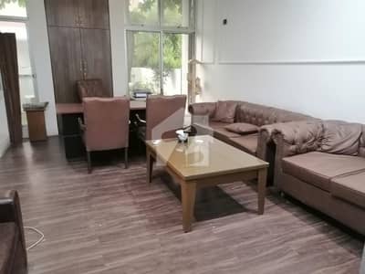 10 Marla Town House Available For Rent ON MAIN Gulberg