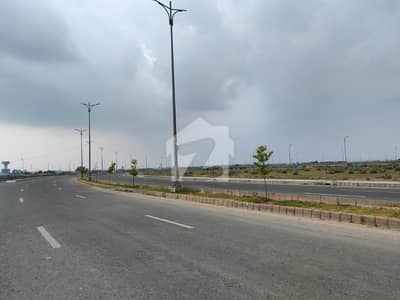 ڈی ایچ اے فیز9 پریزم - بلاک سی ڈی ایچ اے فیز9 پریزم,ڈی ایچ اے ڈیفینس,لاہور میں 10 مرلہ رہائشی پلاٹ 1.9 کروڑ میں برائے فروخت۔
