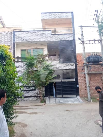 ٹھوکر نیاز بیگ لاہور میں 5 کمروں کا 5 مرلہ مکان 1.5 کروڑ میں برائے فروخت۔