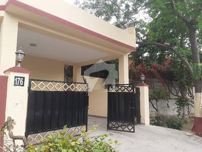 عسکری 11 راولپنڈی میں 3 کمروں کا 10 مرلہ مکان 6.4 کروڑ میں برائے فروخت۔