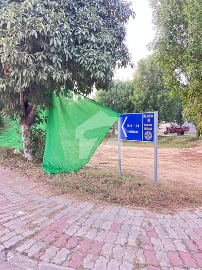 Corner plot 21 OLC B block Available For sale Main Boulevard Road
