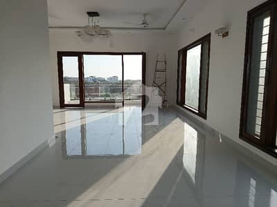 BRAND NEW UPER PORTION IN DHA PHASE 8 BRAND NEW UPER PORTION IN DHA PHASE 8