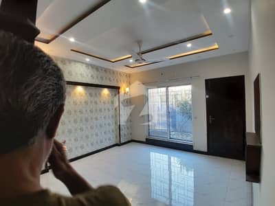 LOWER PORTION OF 13.5 MARLA HOUSE AVAILABLE FOR RENT IN BAHRIA ORCHARD LAHORE