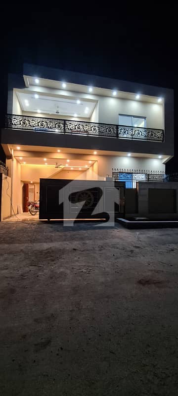8 Marla Brand New House Available For Sale