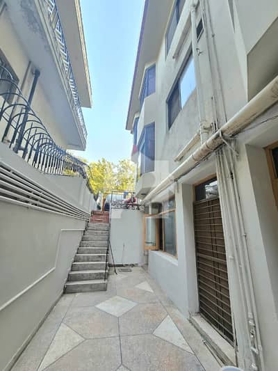 Lower Portion Available For Rent In F-11/3/1 Islamabad Lower Portion Available For Rent In F-11/3/1 Islamabad