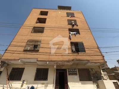 کامران چورنگی کراچی میں 3 کمروں کا 4 مرلہ فلیٹ 85.0 لاکھ میں برائے فروخت۔