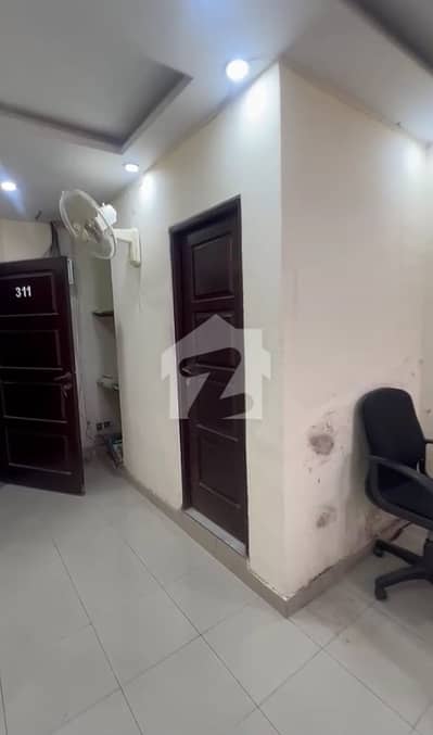 ایم ایم عالم روڈ گلبرگ,لاہور میں 2 مرلہ Studio دفتر 60.0 ہزار میں کرایہ پر دستیاب ہے۔