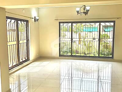 17 MARLA 5 BED BUEETIFUL HOUSE IN ASKARI 10