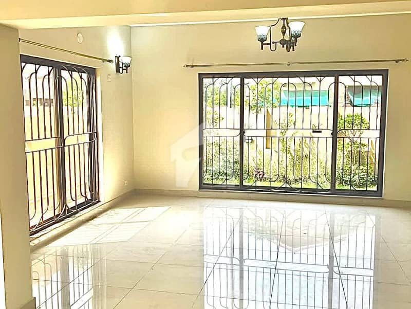 17 MARLA 5 BED BUEETIFUL HOUSE IN ASKARI 10 17 MARLA 5 BED BUEETIFUL HOUSE IN ASKARI 10