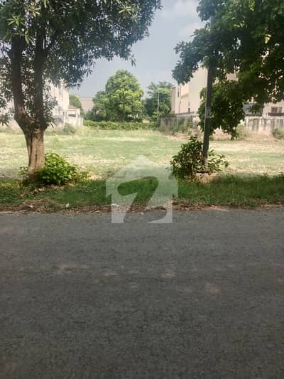 1 Kanal Resident Plot For Sale Block Z6
