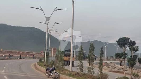 مارگلہ انکلیو مارگلہ ایونیو,اسلام آباد میں 10 مرلہ رہائشی پلاٹ 2.86 کروڑ میں برائے فروخت۔