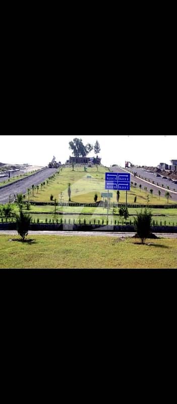 کورنگ ٹاؤن اسلام آباد میں 14 مرلہ رہائشی پلاٹ 3.5 کروڑ میں برائے فروخت۔