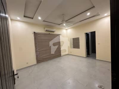ایڈن سٹی ایڈن,لاہور میں 2 کمروں کا 10 مرلہ بالائی پورشن 80.0 ہزار میں کرایہ پر دستیاب ہے۔ ایڈن سٹی ایڈن,لاہور میں 2 کمروں کا 10 مرلہ بالائی پورشن 80.0 ہزار میں کرایہ پر دستیاب ہے۔