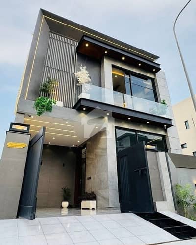 5 MARLA DESIGNER HOUSE AVAILABLE FOR SALE IN DHA PHASE 9 TOWN