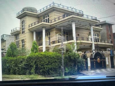 علامہ اقبال ٹاؤن ۔ راوی بلاک علامہ اقبال ٹاؤن,لاہور میں 6 کمروں کا 12 مرلہ عمارت 9.0 کروڑ میں برائے فروخت۔ علامہ اقبال ٹاؤن ۔ راوی بلاک علامہ اقبال ٹاؤن,لاہور میں 6 کمروں کا 12 مرلہ عمارت 9.0 کروڑ میں برائے فروخت۔