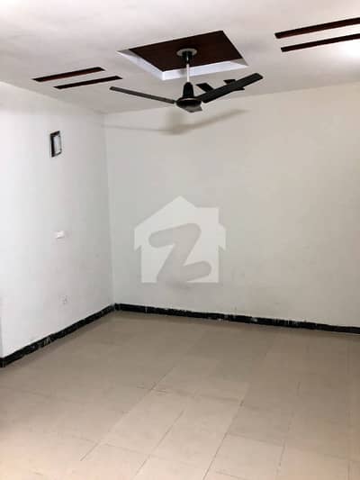 جی ۔ 11 اسلام آباد میں 4 کمروں کا 5 مرلہ مکان 1.55 لاکھ میں کرایہ پر دستیاب ہے۔