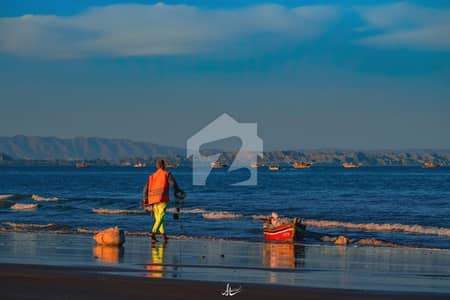 موضع چوکین گوادر میں 120 کنال صنعتی زمین 15.0 لاکھ میں برائے فروخت۔