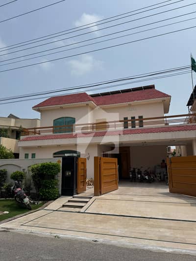 ڈی ایچ اے فیز 4 ڈی ایچ اے ڈیفینس,لاہور میں 6 کمروں کا 1 کنال مکان 10.5 کروڑ میں برائے فروخت۔ ڈی ایچ اے فیز 4 ڈی ایچ اے ڈیفینس,لاہور میں 6 کمروں کا 1 کنال مکان 10.5 کروڑ میں برائے فروخت۔