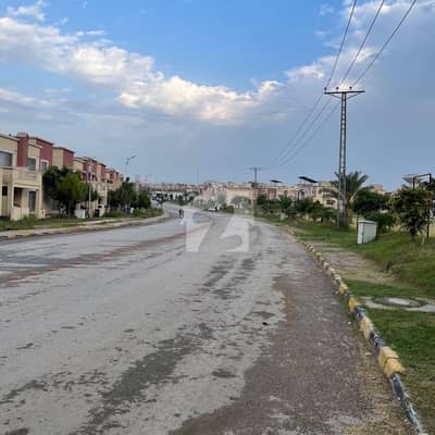 ڈی ایچ اے ویلی ڈی ایچ اے ڈیفینس,اسلام آباد میں 8 مرلہ پلاٹ فائل 16.5 لاکھ میں برائے فروخت۔ ڈی ایچ اے ویلی ڈی ایچ اے ڈیفینس,اسلام آباد میں 8 مرلہ پلاٹ فائل 16.5 لاکھ میں برائے فروخت۔