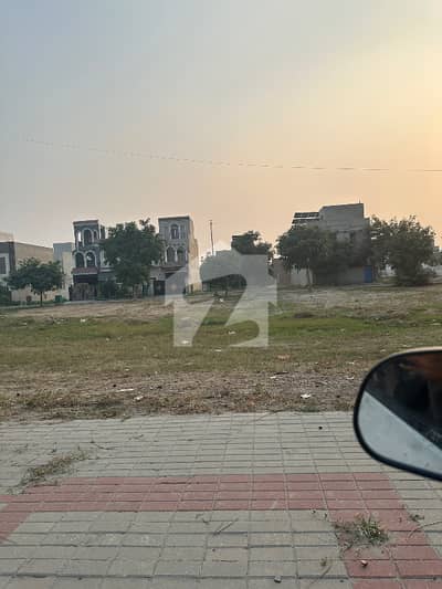 3 Marla Hot Location Plot For Sale